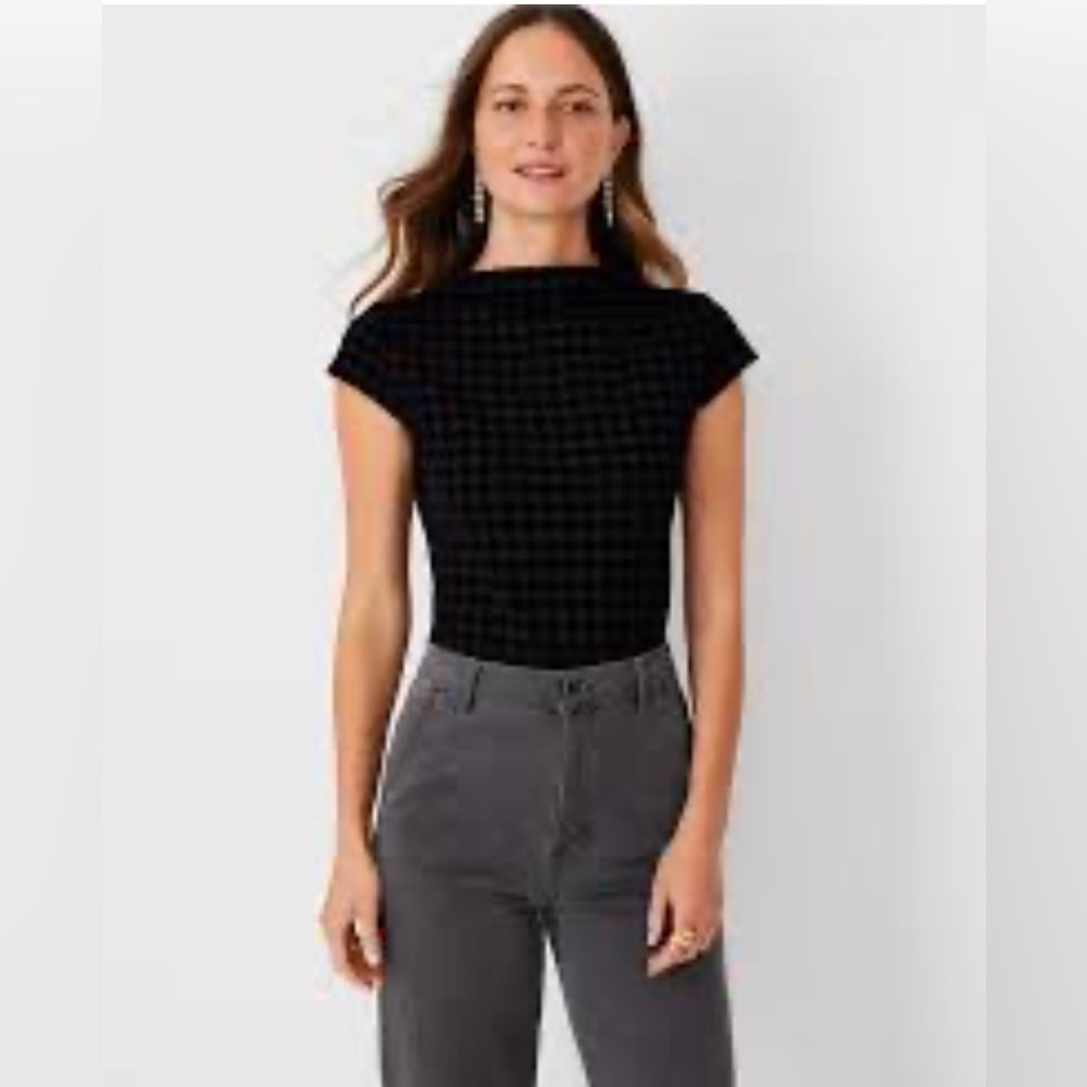 Ann Taylor Black Fitted Houndstooth Top